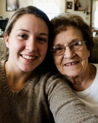 I Took Care of My Elderly Neighbor – After She Died, the Police Knocked on My Door, and When I Learned Why, My Knees Buckled
