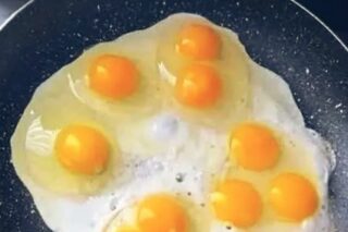 How many eggs are in the pan!?